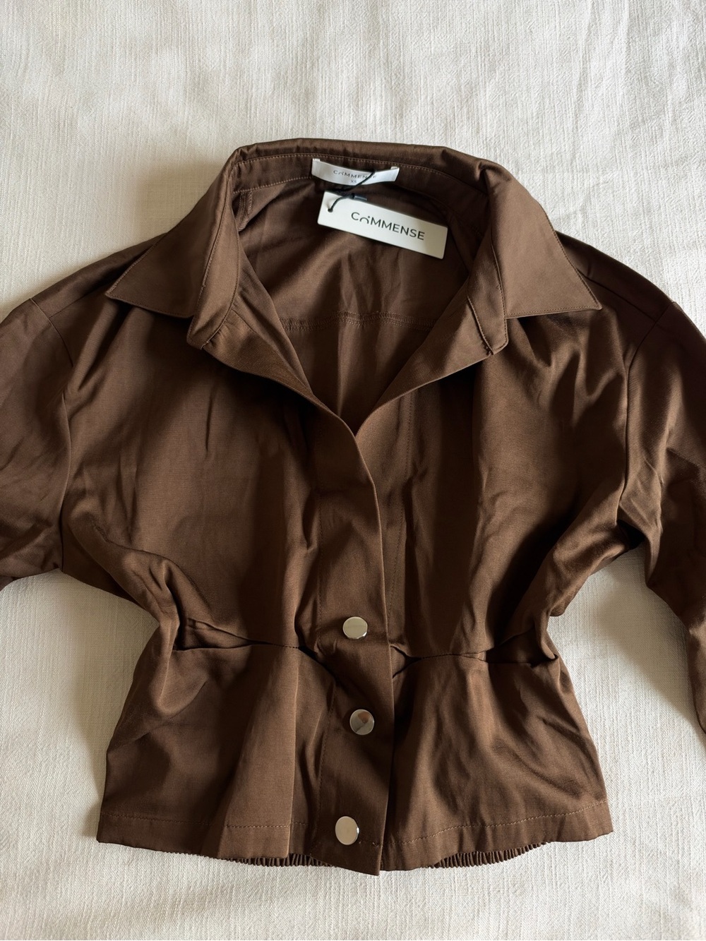 COMMENSE Cropped Collared Button-Up Shirt – Dark Brown - Picture 4 of 8
